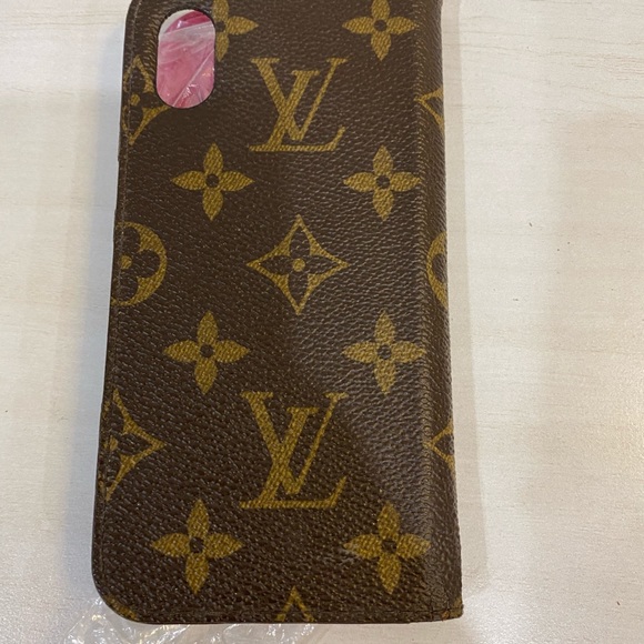 Authentic Luis Vuitton iPhone X case - Picture 3 of 6
